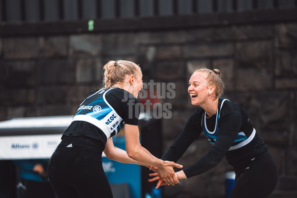 Sportart | Geschlecht | Saison 2022/2023 | Liga | Team1 vs. Team2 | TT.MM.JJJJ | Josefine Meiser (rechts) und Franka van de Veer (links)