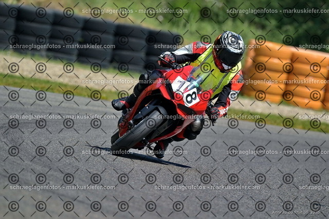 26BT02-1820 | markuskiefer.com - Realisiert mit Pictrs.com