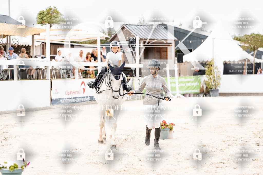 CK907142 | Turnierfotografie Pferdefotografie Trier Rheinland-Pfalz Pferdesport Reitsport Tierfotografie Sportfotografie Pferdevideo Pferdevideografie Equestrianvideography equestrianphotography  - Realisiert mit Pictrs.com