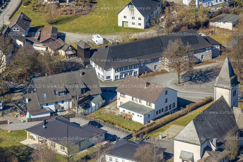 Sundern250304341 | Luftbild, Wohngebiet Ortsansicht mit Kirche St. Hubertus, Schützenhalle St. Hubertus, Sundern, Sauerland, Nordrhein-Westfalen, Deutschland