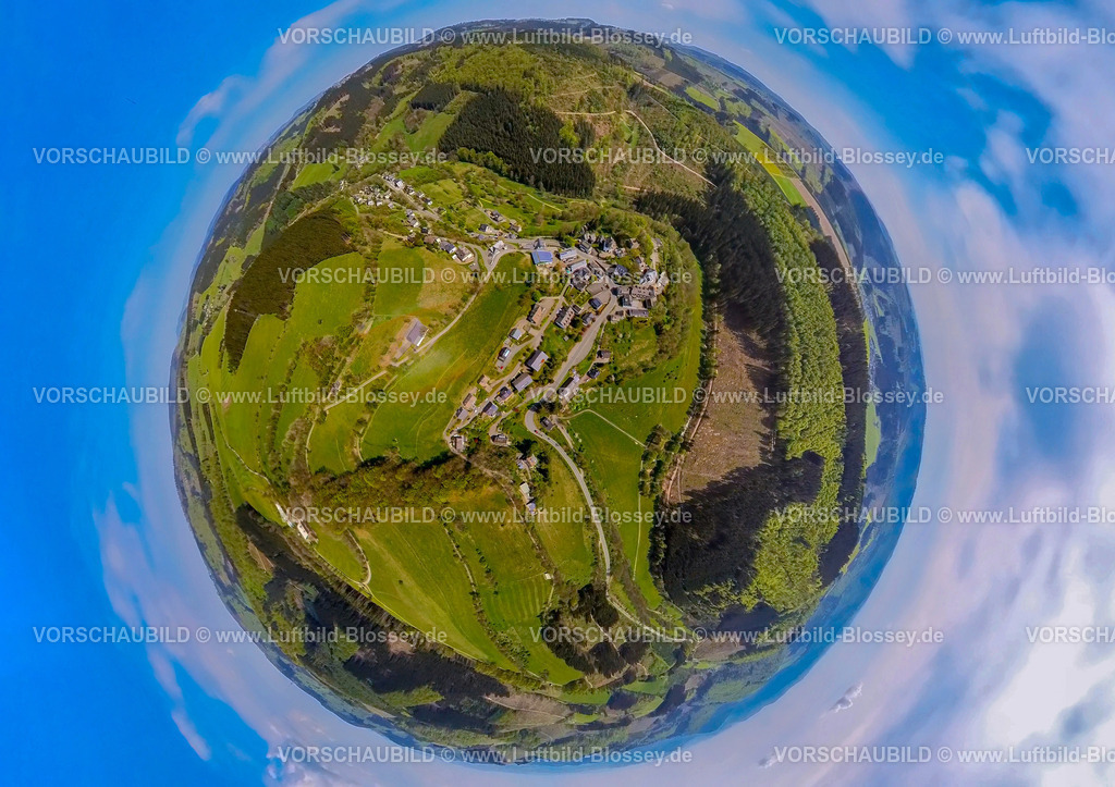 Schmallenberg240590342Nordenau | Luftbild, Wohngebiet Ortsansicht Ortsteil Nordenau umgeben von Wiesen und Feldern in waldreicher Landschaft, Erdkugel, Fisheye Aufnahme, Fischaugen Aufnahme, 360 Grad Aufnahme, tiny world, little planet, fisheye Bild, Nordenau, Schmallenberg, Sauerland, Nordrhein-Westfalen, Deutschland