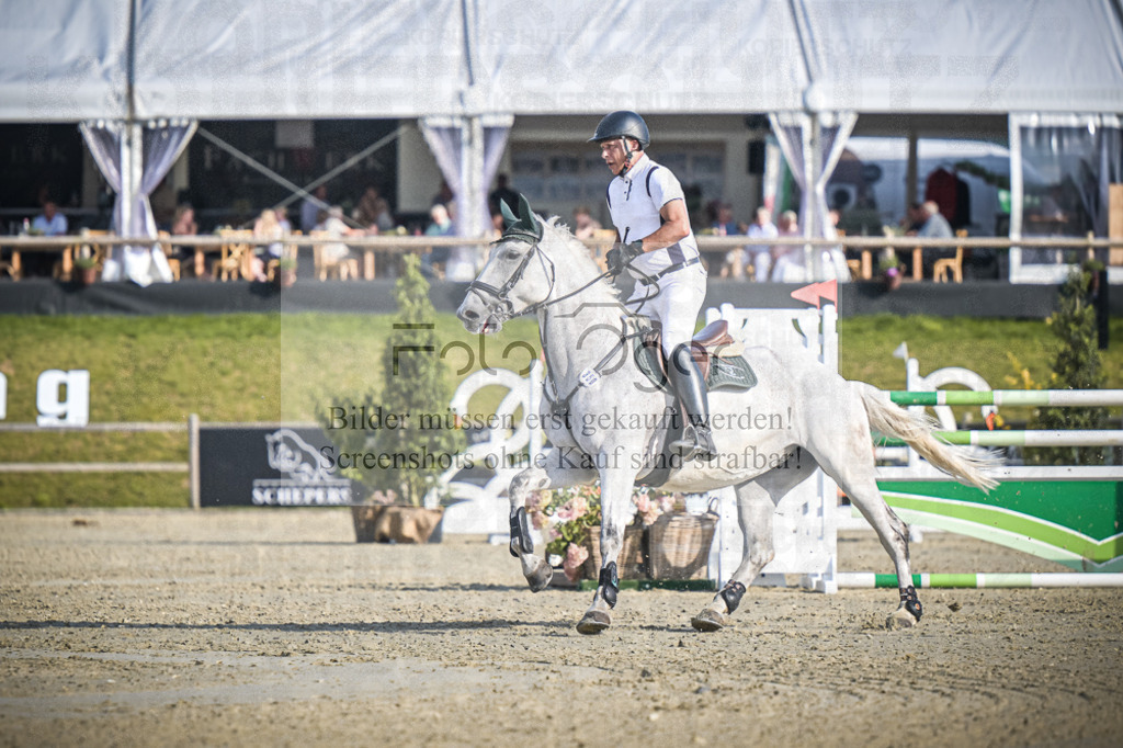 DOS_1923 | Entdecke hochwertige Reitturnierfotos von Foto Oger. Professionell, emotional und authentisch – jetzt Lieblingsmomente im Shop bestellen.Deutschlandweite Turnierfotografie. - Realisiert mit Pictrs.com