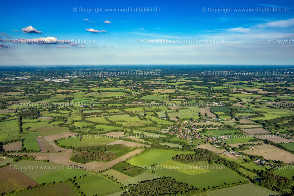 Alveslohe_ELS_8165030622 | ALVESLOHE 03.06.2022 Strukturen auf landwirtschaftlichen Feldern in Alveslohe im Bundesland Schleswig-Holstein, Deutschland. // Structures on agricultural fields in Alveslohe in the state Schleswig-Holstein, Germany. Foto: Martin Elsen