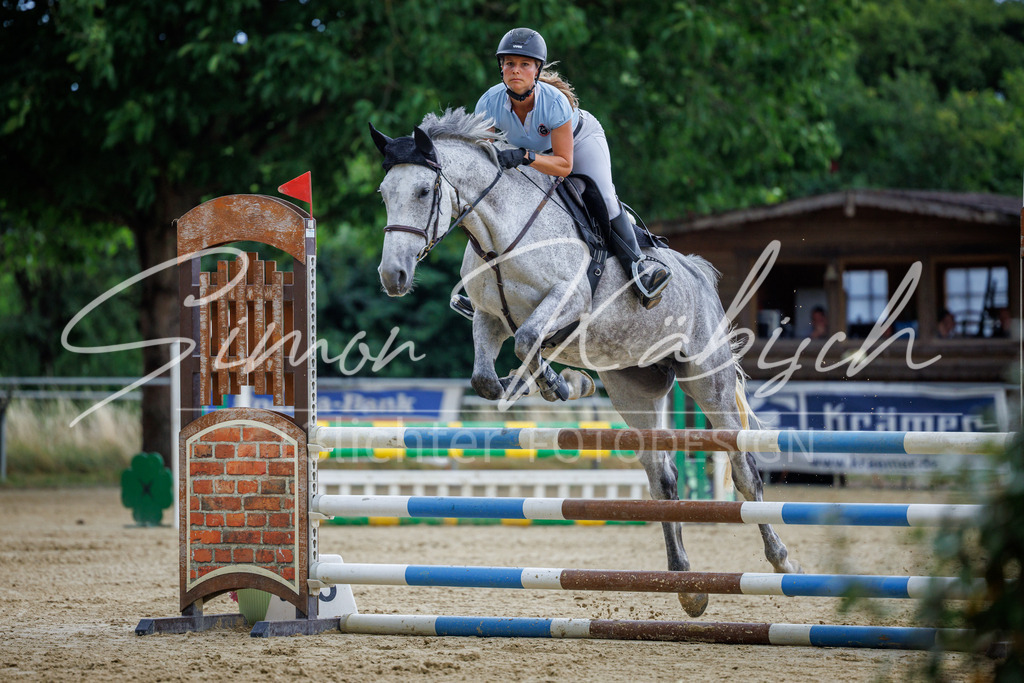 20260705-_3LI5022 | Tierfotografie Pferde, Hunde, Katzen, Haustiere.
Turnierfotografie Reitturniere, Reiten, Springreiten, Dressur in Hanau, dem Main-Kinzig-Kreis und dem Rhein-Main- Gebiet um Frankfurt