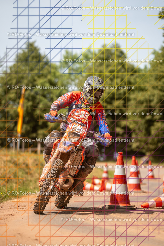 Wolfshausen 5 Lauf -732 | Sportfotografie von RO-Fotos: Motorsport, Motocross, Enduro, Laufveranstaltungen und Triathlon. Professionelle Fotos von Sportlern und Events. - Realisiert mit Pictrs.com