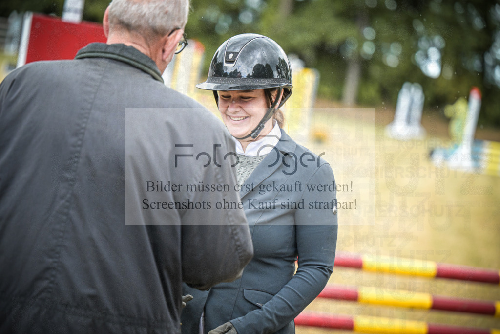 DOS_0048 | Entdecke hochwertige Reitturnierfotos von Foto Oger. Professionell, emotional und authentisch – jetzt Lieblingsmomente im Shop bestellen.Deutschlandweite Turnierfotografie. - Realisiert mit Pictrs.com