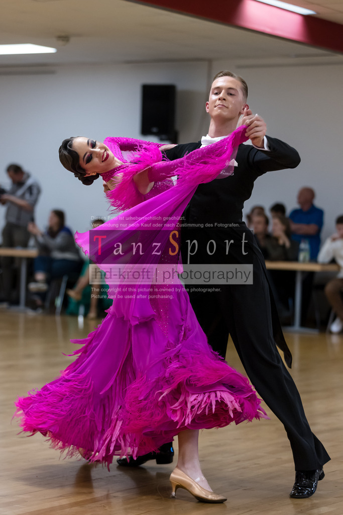 20240928_LM_U19_Std_7721 | Tanzsportbilder, Standardtanz, Lateintanz, WDSF, DTV, LTVB, dancecomp, goc, hessen tanzt, blaues band der spree, walzer, tango, wiener walzer, slowfox, quickstepp, samba, rumba, cha-cha-cha, paso doble. jive, hd-kroft photography, turniertanzsport