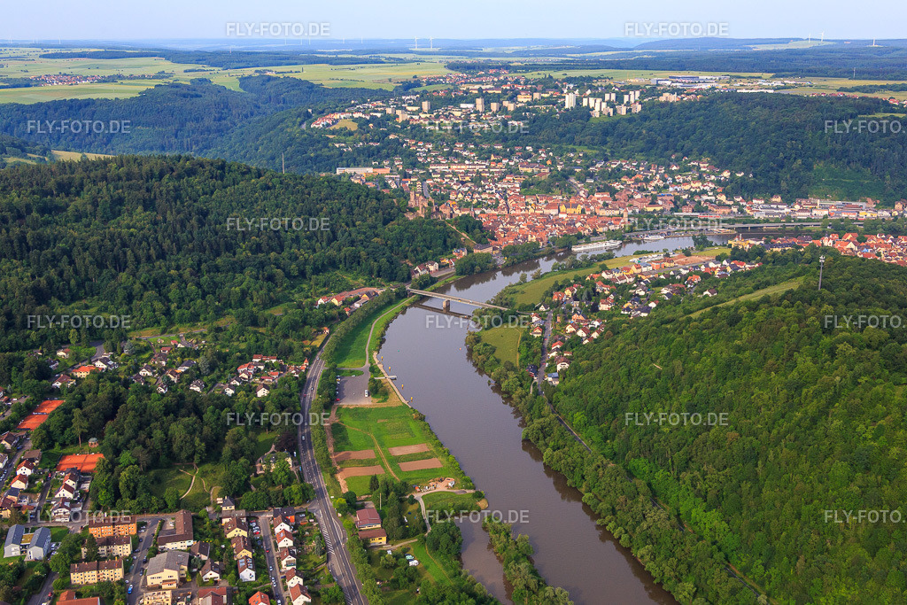 Stadtansicht am Main aus Osten | Luftbild: Stadtansicht am Main aus Osten in Kreuzwertheim im Bundesland Bayern in Deutschland. Foto: IMG_089725.jpg vom 11.06.2016 durch Werner Riehm/FLY-FOTO.de - Realisiert mit Pictrs.com