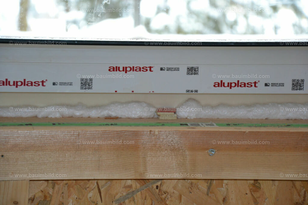 bib-lg14-fenster-0044 | Nach LV-Leistungsgruppen sortierte Detailfotos über den Bau eines Hauses. Alle Hausbau-Bilder direkt vom Urheber und Autor der Website Haus-Selber-Bauen.com