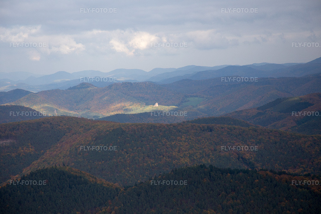 Luftbild: Ortsansicht in Windstein im Bundesland Bas-Rhin in Frankreich. Foto: IMG_084697.jpg vom 23.10.2015 durch Werner Riehm/FLY-FOTO.de