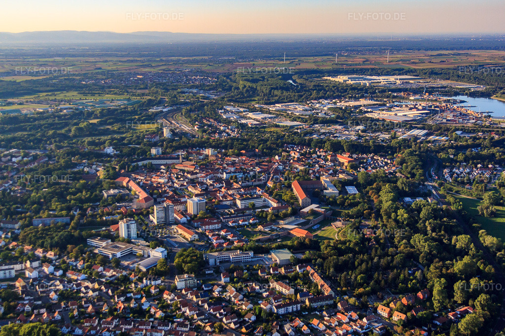 Luftbild: Stadtansicht von Süden in Germersheim im Bundesland Rheinland-Pfalz in Deutschland. Foto: IMG_59652.jpg vom 04.09.2013 durch Werner Riehm/FLY-FOTO.de