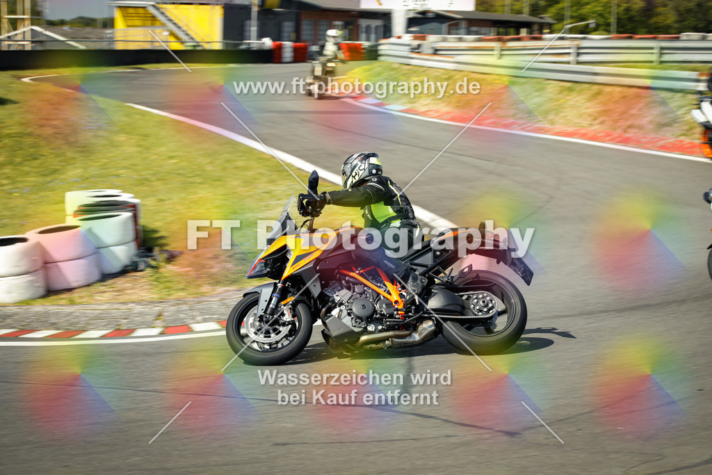 OBK_Mai_Volker_Adam-10613 | Hier findet Ihr Bilder von Touristenfahrten auf der Nürburgring Nordschleife oder von anderen Veranstaltungen die ich besucht habe. Viel Spass beim Durch Schauen 