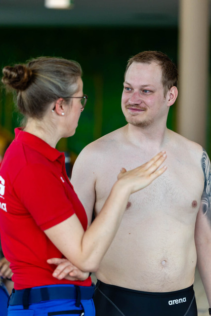 DLRG, Wettkampf, Rettungssport, Landesverbandsmeisterschaften 2026 13.06.2026 | Bedburg, Deutschland - June, 13: [bX] aus dem Verein DLRG [ogX] im Lauf Nr. 71 der Landesverbandsmeisterschaften 2026 im MonteMare Bedburg. In dem Lauf Nr. 71 traten die Teilnehmenden in der Disziplin {50kr} gegeneinander an. (Foto: Benedikt Lang (DLRG) - Realisiert mit Pictrs.com