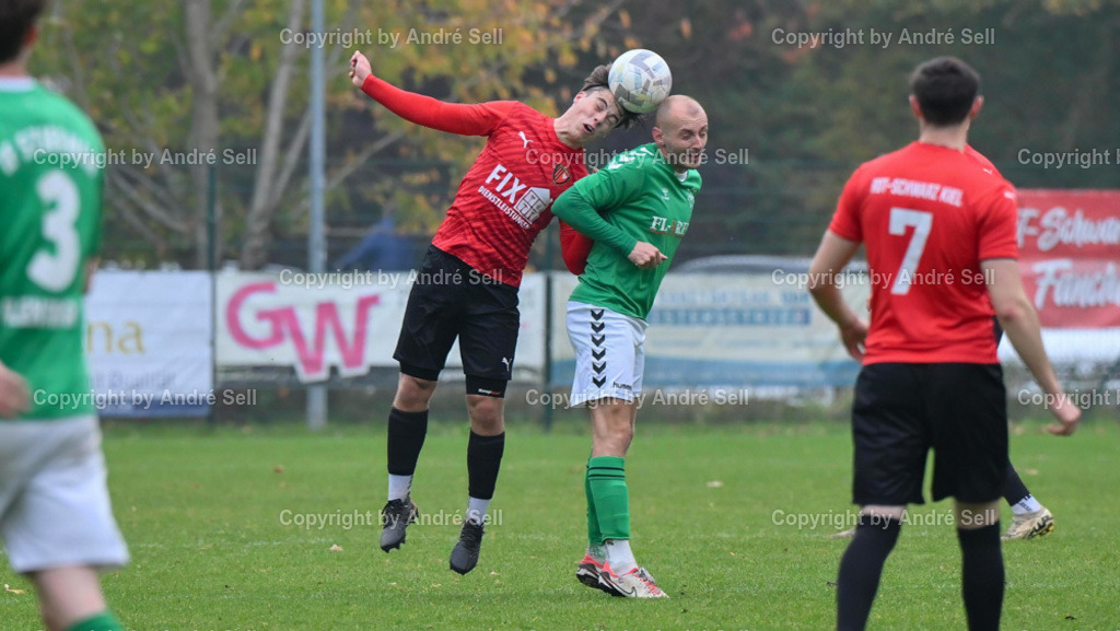 SSG Rot-Schwarz Kiel vs IF Stjernen Flensborg | Tim Jansa (Kiel #10) / Kim-Patrick Nitschke (Stjernen #9)Fußball-Landesliga Schleswig Männer 2024/2025 / SSG Rot-Schwarz Kiel vs IF Stjernen Flensborg / Sportplatz Meimersdorf / Kiel / 19.10.24 - Realisiert mit Pictrs.com