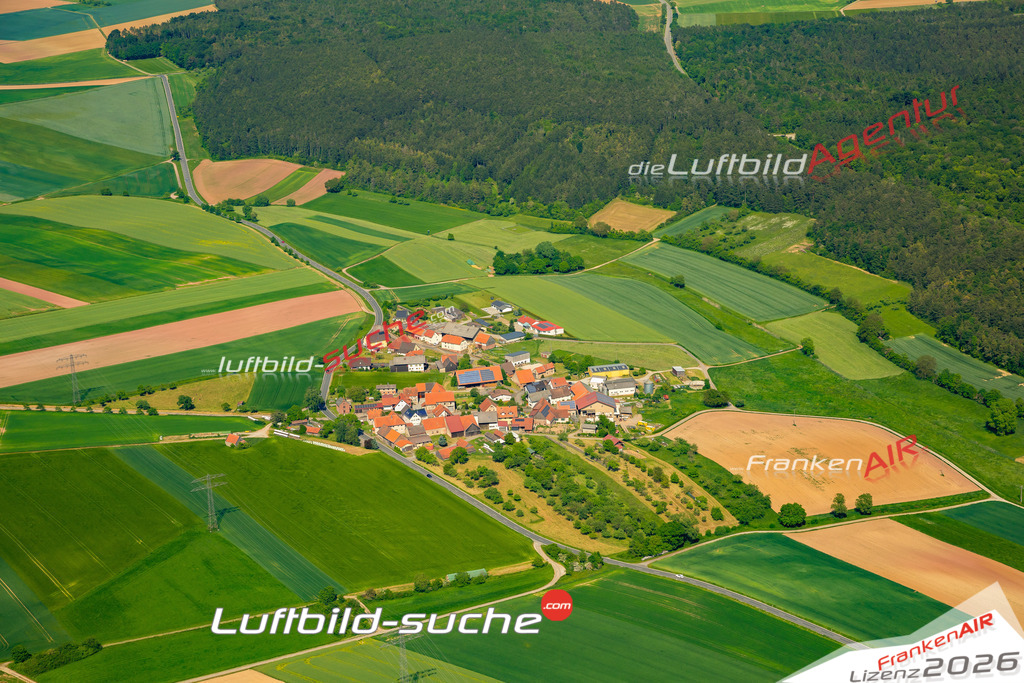 Das Luftbild zeigt Rüdental Hardheim - Die Luftaufnahme wurde 2023 vom UL-Flugzeug aus erstellt ( keine Drohne ) - Hochauflösende Luftaufnahme - Für grossformatige Ausdrucke geeignet. Die Geschenkidee !Mit Lizenz und Bildrechte bestellbar