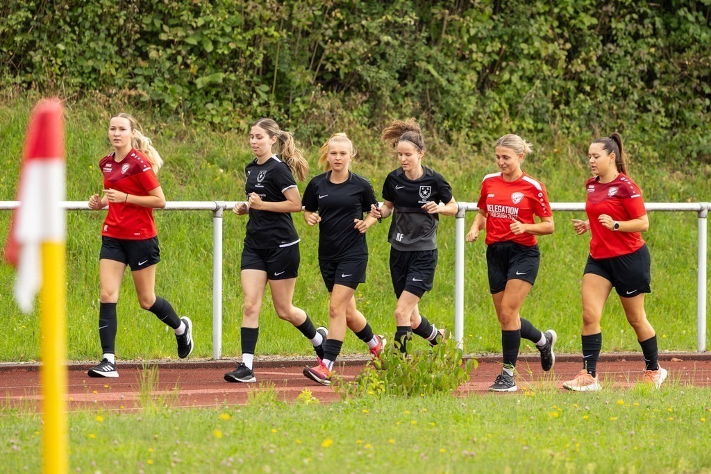 Fußball I FRAUEN I Saison 2025-2026 I Freundschaftsspiel I SGM Alfdorf-Mögglingen - 1FC Heidenheim 1846 I_250817_6893 | Fotopresso – Sportfotografie in Heidenheim & Umgebung. Professionelle Sportfotografie für unvergessliche Momente. Dynamische Action-Shots, emotionale Szenen & hochwertige Bilder. - Realisiert mit Pictrs.com