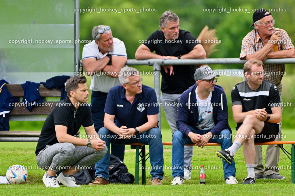 ATUS Velden vs. VST Völkermarkt | Spielerbank ATUS Velden, Headcoach ATUS Velden Marcel Günther Kuster, Asisstentcoach ATUS Velden Christoph Rabitsch, Sportlicher Leiter ATUS Velden Hannes Teppan, ATUS Velden vs. VST Völkermarkt, ATUS Velden vs. VST Völkermarkt am 30.05.2024 in St. Egyden (Sportpark St. Egyden), Austria, (Photo by Bernd Stefan)