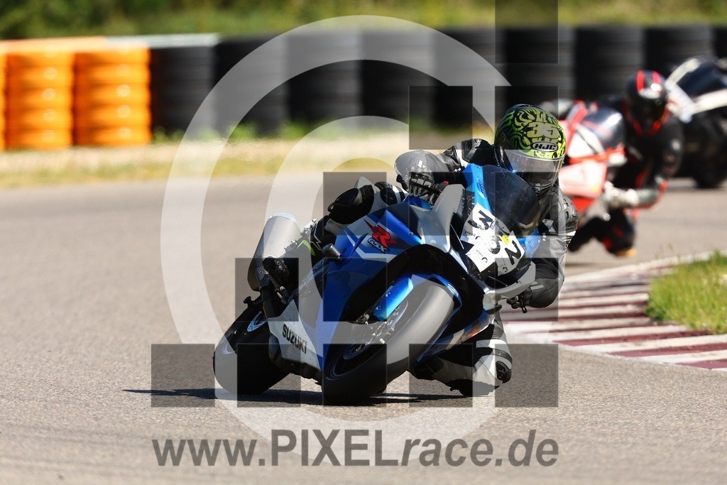 0362-20260423_00890 | Schöne Erinnerungen an spannende Momente - das festzuhalten ist unser Job. PIXELrace.de ist seit 2003 auf den Rennstrecken Europas unterwegs um die Action draußen beim Fahren und die wunderbare Stimmung imm Fahrerlager für euch einzufangen.