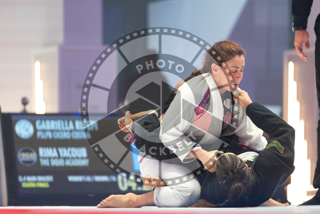 20231109PBB3177 | Fighters compete during the AJP World Professional Championship in the Mubadala Arena in Abu Dhabi, Arab United Emirates, on November 9, 2023.