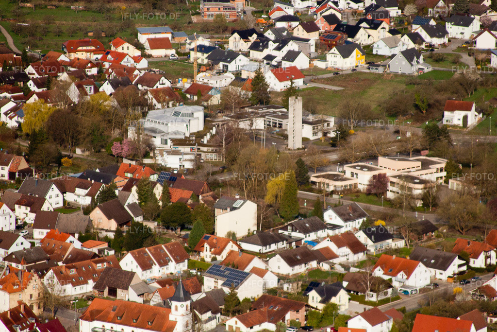 Luftbild: Heilig Geist Kirche im Ortsteil Illingen in Elchesheim-Illingen im Bundesland Baden-Württemberg in Deutschland. Foto: IMG_25559.jpg vom 02.04.2010 durch Werner Riehm/FLY-FOTO.de