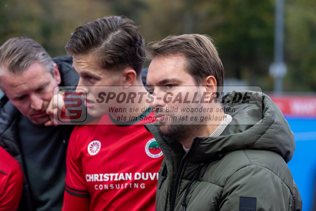 HK_20241102_108283 | 1. Bundesliga Herren Crefelder HTC - TSV Mannheim am 2.11.2024 CHTC Krefeld, Krefeld , Schmitz Johannes ( Trainer Crefelder HTC )