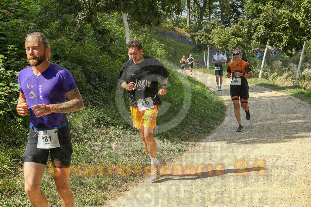 250824_1450_EX1_7782 | Sportfotografie im Rhein-Sieg Kreis, Köln, Bonn, NRW, Rheinland Pfalz, Hessen, etc. Unser Tätigkeitsfeld umfasst den Laufsport vom Volkslauf über den Marathon, Duathlon, Triathon bis zum Ultralauf wie Kölnpfad Ultra oder Schindertrail.