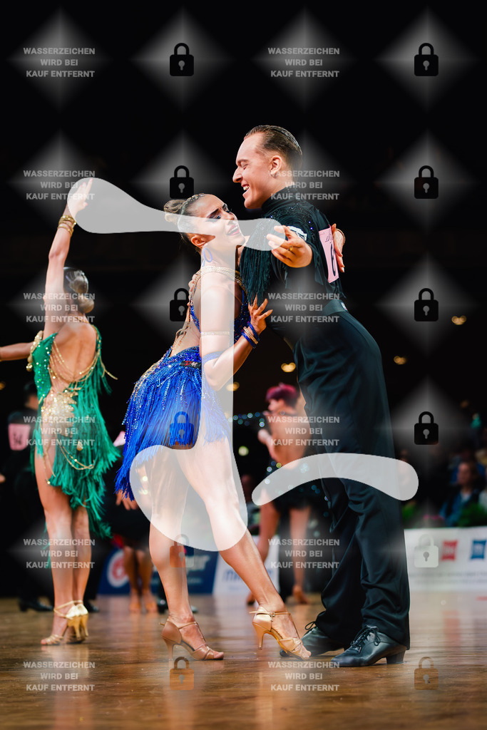GOC 2025 - WDSF GrandSlam Latin 123rd-126th (61) Kevin Baumann _ Alisa Klemm (Germany)-2025-08-23-1103 | Webshop for digital downloads and prints of dance sport, event & show photographer Julian Link - Realisiert mit Pictrs.com