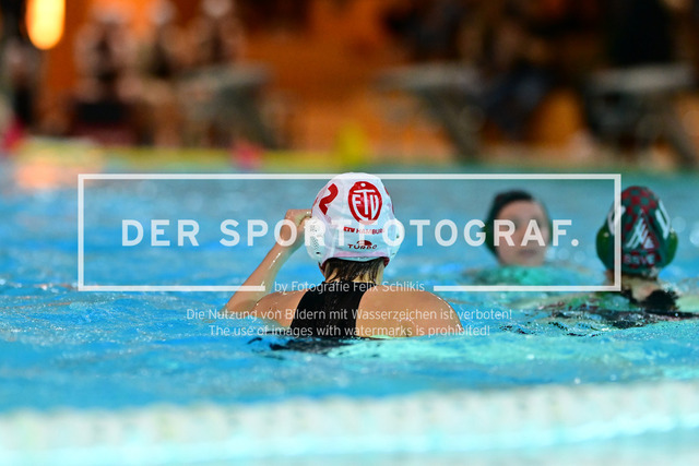 Wasserball I Frauen I Saison 2025-2026 I Bundesliga I 4. Spieltag I Eimsbütteler TV - SSV Esslingen I 05041 | Jubel, Begeisterung, Enthusiasmus, Euphorie, Freude, Glücksgefühl, Heiterkeit bei: Kaja Augustynowicz (2, ETV Hamburg) - Realisiert mit Pictrs.com