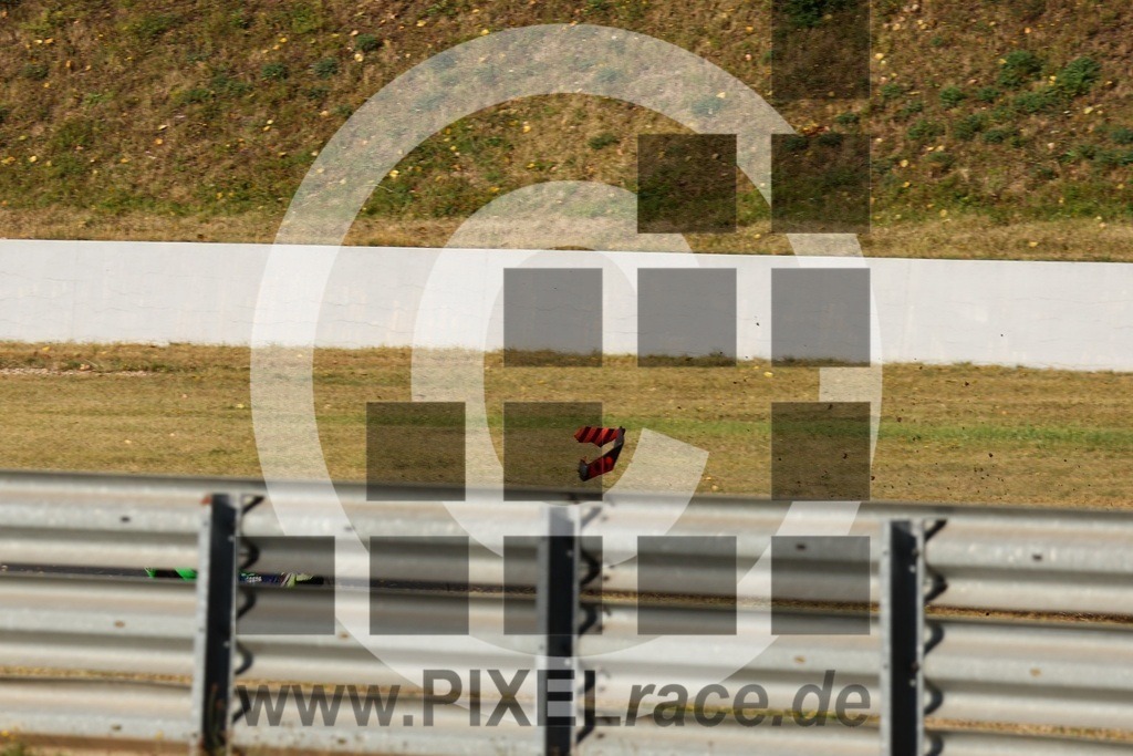 0512-20240910_05763 | Schöne Erinnerungen an spannende Momente - das festzuhalten ist unser Job. PIXELrace.de ist seit 2003 auf den Rennstrecken Europas unterwegs um die Action draußen beim Fahren und die wunderbare Stimmung imm Fahrerlager für euch einzufangen.
