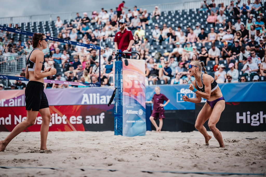 Beachvolleyball | Frauen | Deutsche Meisterschaften 2025 Timmendorfer Strand | 04.09.2025 | v.l. Janne Uhl und Paula Schürholz jubeln