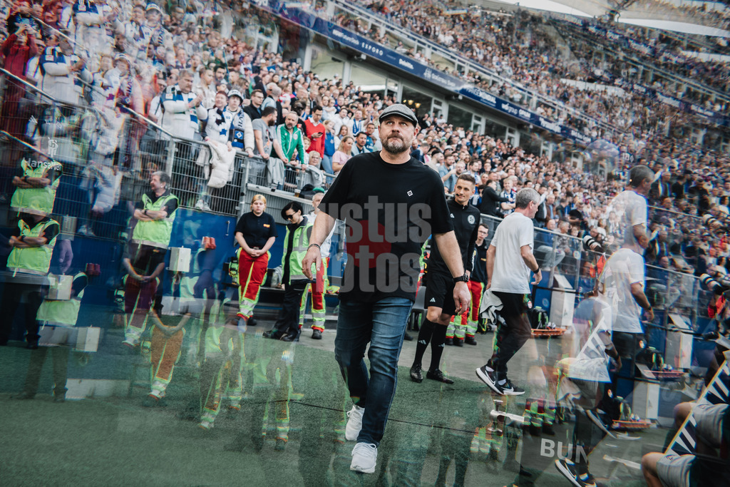 Fußball | Männer | Saison 2023/2024 | 2. Fußball-Bundesliga | 28. Spieltag | Hamburger SV vs. 1. FC Kaiserslautern | 06.04.2024 | Trainer Steffen Baumgart (HSV) beim Einlauf in die Arena