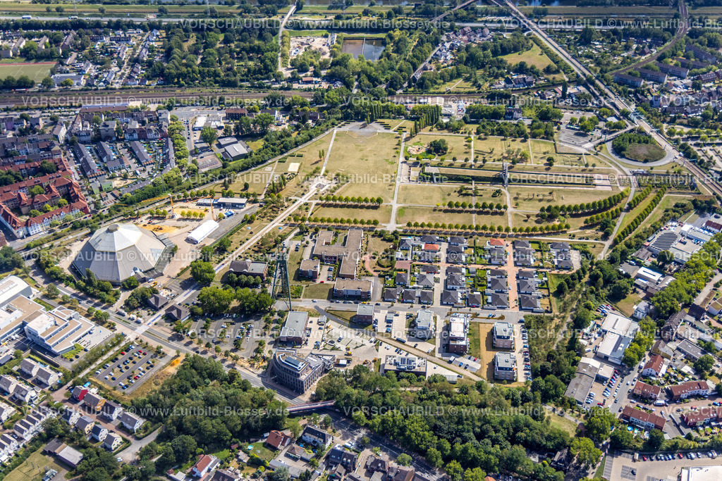 Oberhausen220800742 | Luftbild, Westfield Centro Oberhausen, Förderturm und Steigerhaus sowie ASO Oberhausen-Seniorenresidenz am OLGA-Park, Neubau Wohnhäuser Auf dem Schacht, Gartendom, Osterfeld, Oberhausen, Ruhrgebiet, Nordrhein-Westfalen, Deutschland