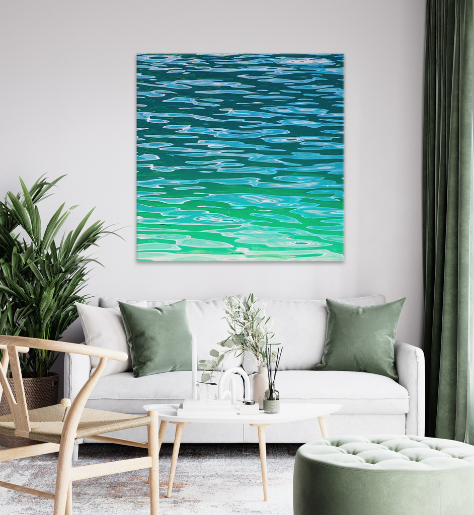 Türkisfarbenes Wellenmuster auf einem Bergsee als Wandgestaltungfür Ihr Wohnzimmer | Sie finden dieses Motiv in der Galerie Fotokunst im Quadrat (https://shop.soulimages.eu/img/mfbuv6) - Realisiert mit Pictrs.com