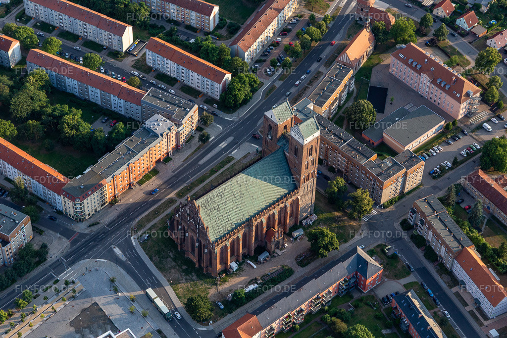 Luftbild: Marienkirche in Prenzlau im Bundesland Brandenburg in Deutschland. Foto: IMG_116217.jpg vom 17.07.2019 durch Werner Riehm/FLY-FOTO.de
