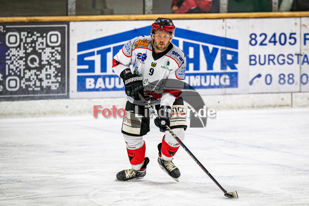 TSV Peißenberg Miners vs Legenden 20 TSV Peißenberg | TSV Peißenberg Legenden 20 Jahre Bayernliga, TSV Peißenberg Miners vs Legenden 20 TSV Peißenberg,Andreas Saai (Legenden 9) in Aktion,2024-09-13 in Peißenberg (Eisstadion)Andreas Saai (Legenden 9)Copyright: WolfgangxLindner