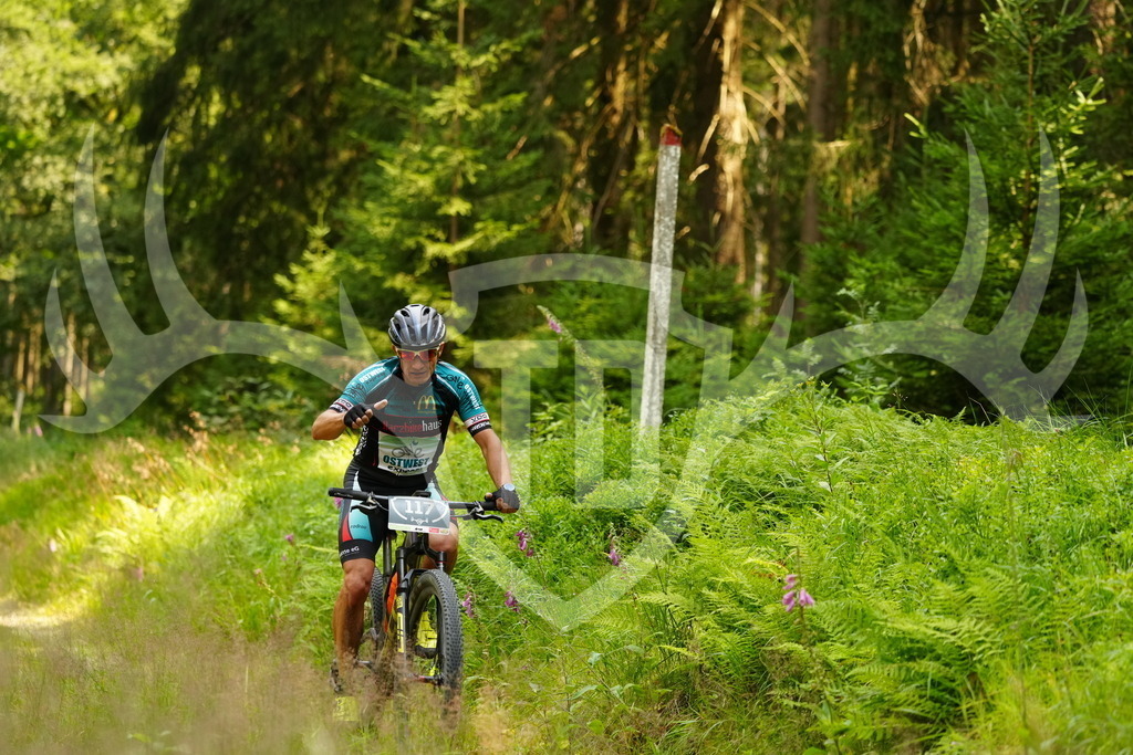 FC103342 | Fotogalerie der Treibjagd im Dunkelwald - Dein MTB Etappenrennen im Erzgebirge - Realisiert mit Pictrs.com