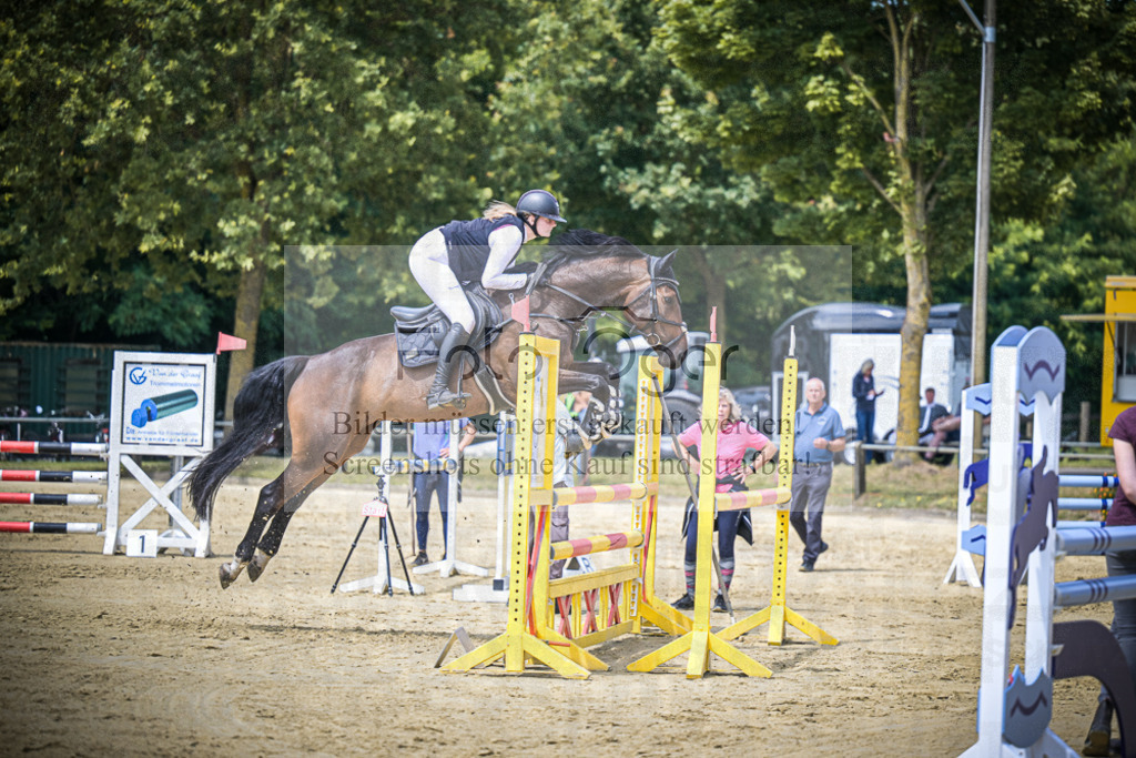 DOS_0241 | Entdecke hochwertige Reitturnierfotos von Foto Oger. Professionell, emotional und authentisch – jetzt Lieblingsmomente im Shop bestellen.Deutschlandweite Turnierfotografie. - Realisiert mit Pictrs.com