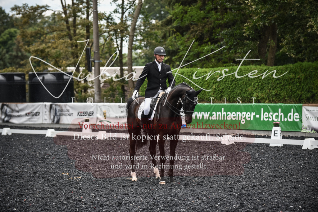 DSC_4923 | Pferde- und Turnierfotografie in Westsachsen. Pferdeportraits, Auftragszeichnungen und intuitive Kunst.