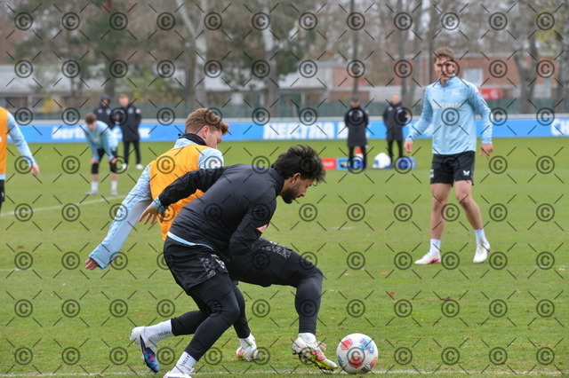 RGE_8816 | Hertha BSC, 2.Bundesliga, Herren, Training, Saison 2025/26, im Bild vorn Kevin Sessa ( Hertha BSC ) Dienstag, 31.03. 2026,   Fotograf: Ralf Gebhardt - Realisiert mit Pictrs.com