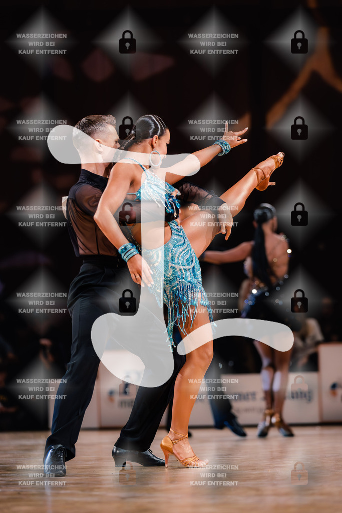 Goldstadtpokal 2025 - WDSF World Open Latin 4th (39) Konstantin Gorodilov _ Polina Figurenko (Estonia)-2025-01-25-7933 | Webshop for digital downloads and prints of dance sport, event & show photographer Julian Link - Realisiert mit Pictrs.com