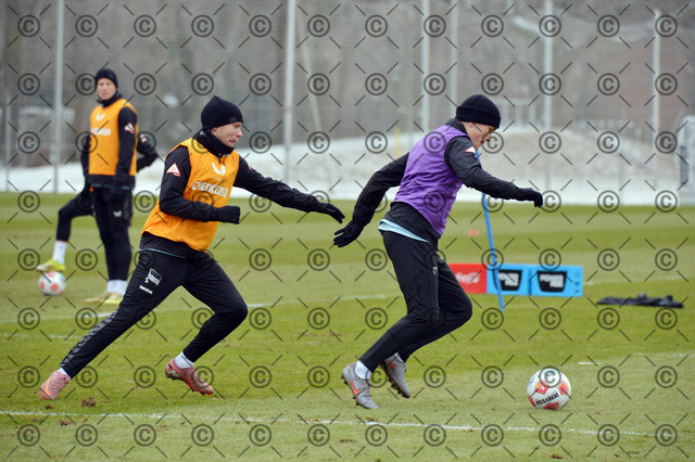 RGE_7557b | Hertha BSC, 2.Bundesliga, Herren, Training, Saison 2025/26, im Bild von li. Jon Dabur Thorsteinsson ( Hertha BSC ),  Luca Schuler ( Hertha BSC )   Fotograf:  Ralf Gebhardt - Realisiert mit Pictrs.com