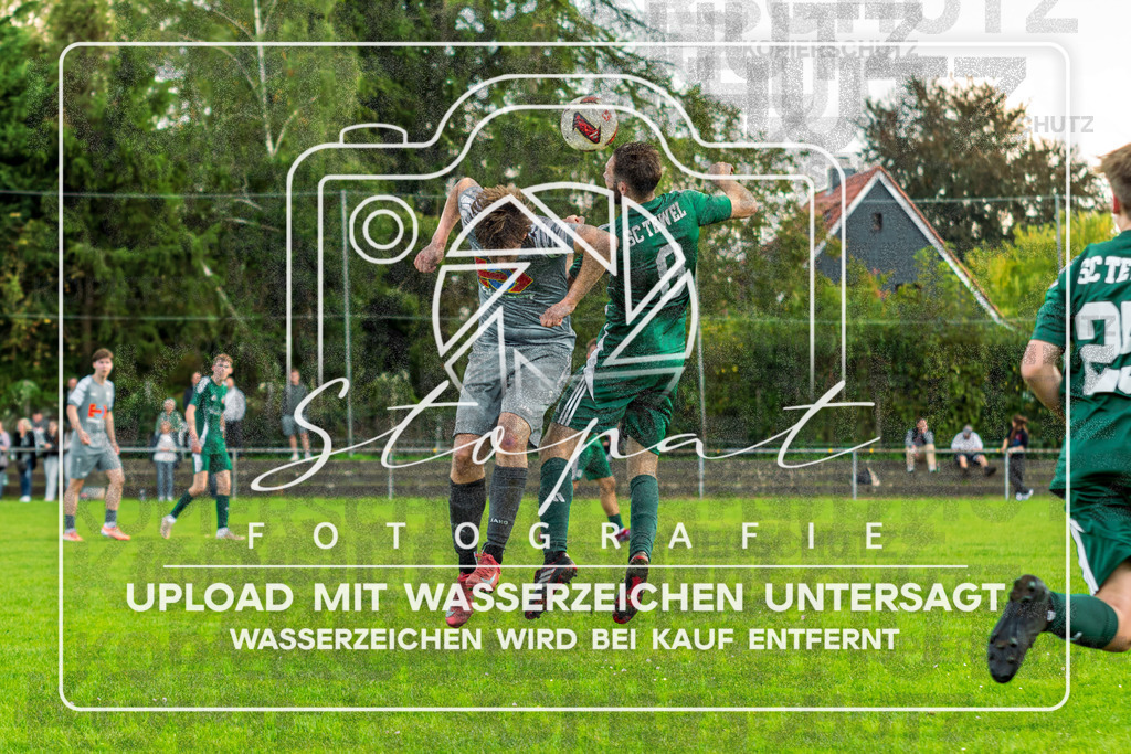 261004-HMKSCT-0037 | v.l. Philipp Huse (Heidmark #19), Thies-Frederick Lünzmann (SC Tewel #8);Kreisliga Herren HK - Heidmark vs. SC Tewel am 04.10.26 in Heidmarkstadion, Bad Fallingbostel - Realisiert mit Pictrs.com