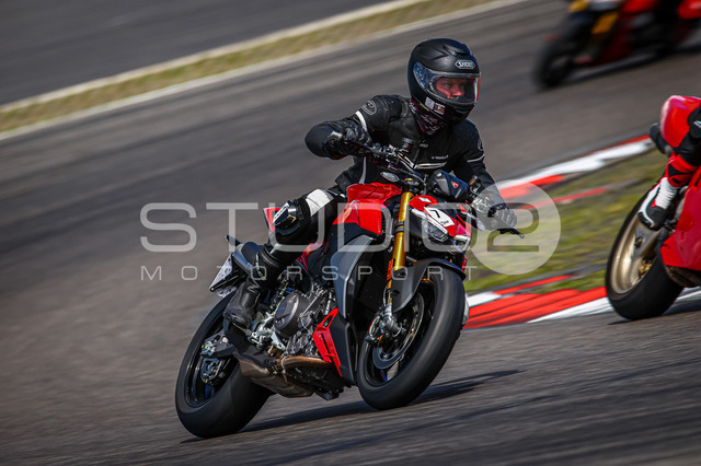 0007-250723NR-002_7 | Deine Full-Service-Agentur für ✔️Videoproduktionen und ✔️Motorsportfotografie Jetzt Angebot anfragen!