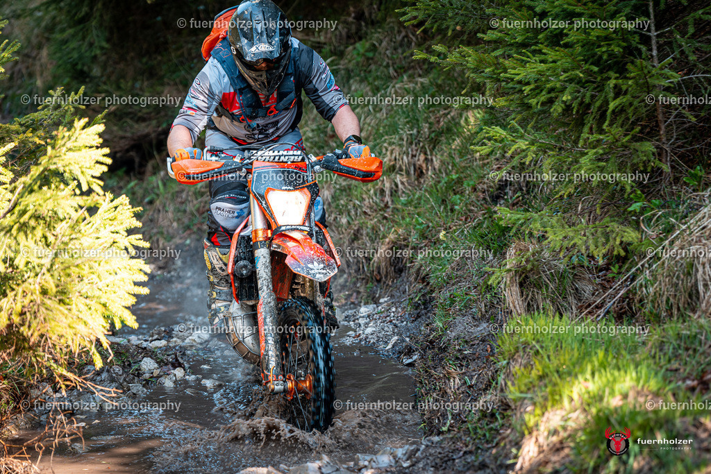 fuernholzer_250501-C2-49 | Fotografische Impressionen von der Red Stag Enduro Extreme by fuernholzer-photography.com. Endurosport in Österreich fotografisch festgehalten von fuernholzer. Auftragsfotografie für Private, Gewerbefotos und Industriefotografie. Eventfotografie, Sportfotografie und Motorsportfotografie. Anbieter von Fotoworkshops, Fototraining, fotografischen Vorträgen und Fotoseminaren.
