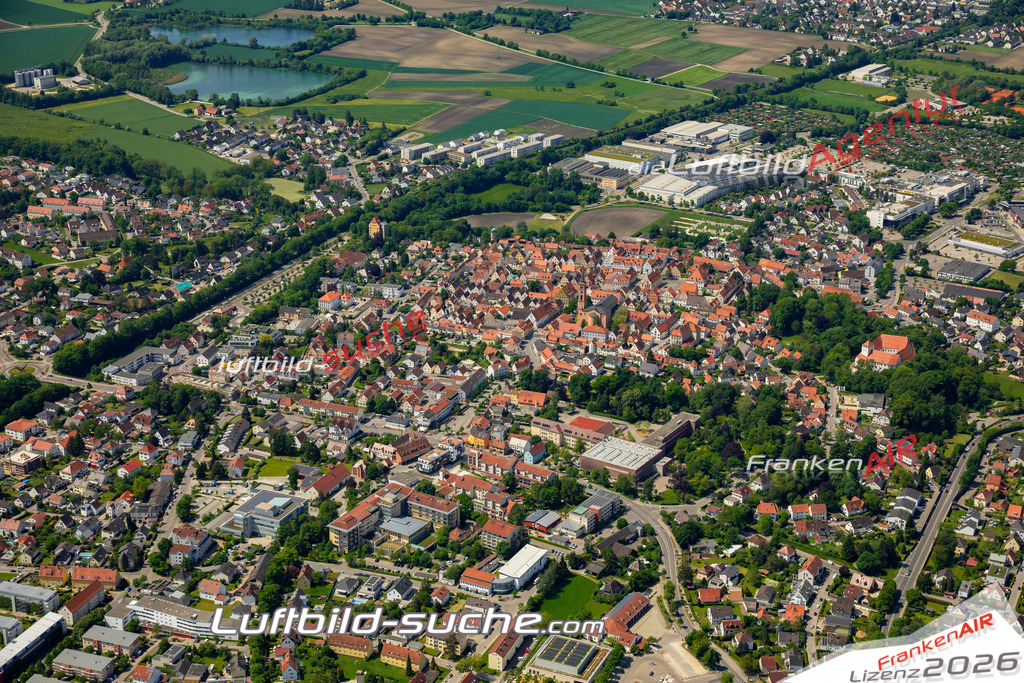 Das Luftbild zeigt  Friedberg - Die Luftaufnahme wurde 2023 vom UL-Flugzeug aus erstellt ( keine Drohne ) - Hochauflösende Luftaufnahme - Für grossformatige Ausdrucke geeignet. Die Geschenkidee !Mit Lizenz und Bildrechte bestellbar