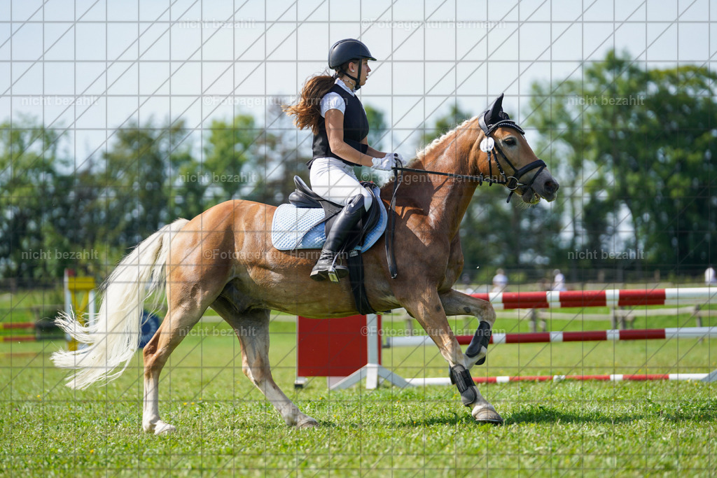 20230917-FAH09506 | Landsberg am Lech, 2023, Kaufbeuren, Kempten, Allgäu, Turnierfotografen Bayern, Fotoagentur Herrmann, Turnierbilder, Reitsport Fotos, Pferdefotograf, Augsburg, Bad Tölz, Dachau, Karlsfeld, Memmingen, Buchloe, Schwabmünchen