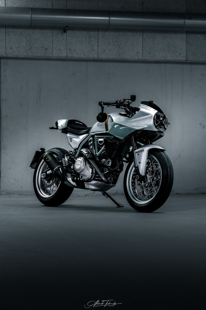 Ducati Scramber Formula 73 | Entdecken Sie die faszinierende Welt von Alexander Tschuncky Arts: Kreative Fotografie, atemberaubende Automobilkunst und hochwertiger Bilderdruck. Lassen Sie sich inspirieren! - Realisiert mit Pictrs.com