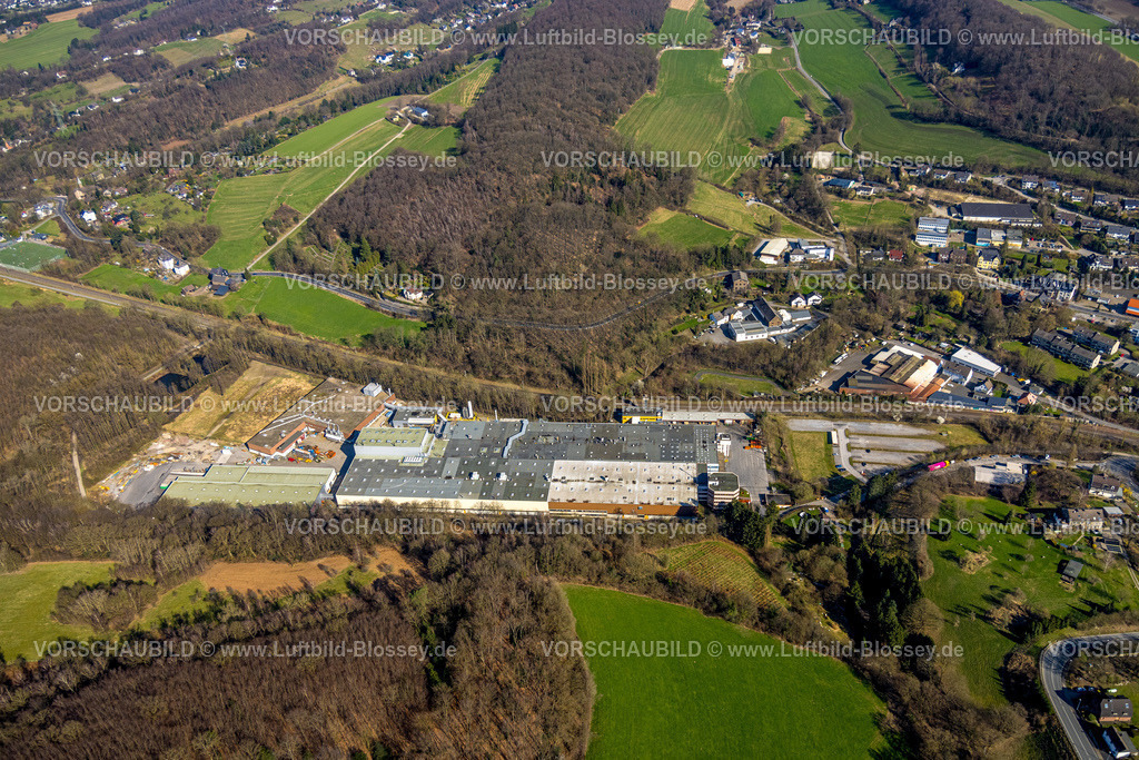 Velbert240301340Langenberg | Luftbild, Wieland-Werke, Gewerbegebiet Ziegeleiweg, Wohngebiet und Waldgebiet, Langenberg, Velbert, Ruhrgebiet, Nordrhein-Westfalen, Deutschland