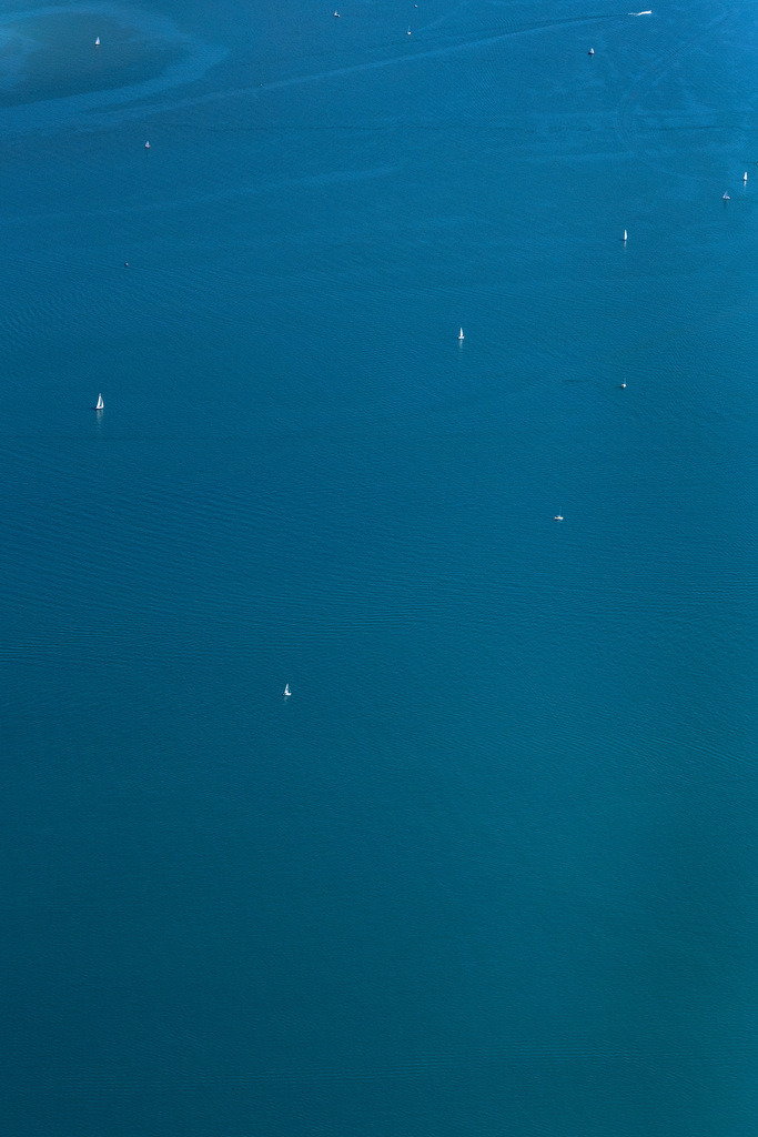 dr__0059138.jpg | LINDAU (BODENSEE) 20.08.2020 Segelschiff mit weißen Segeln in Fahrt auf dem Bodensee in Lindau (Bodensee) im Bundesland Bayern, Deutschland. // Sailboat under way on Bodensee in Lindau (Bodensee) in the state Bavaria, Germany. Foto: Daniel Reiter