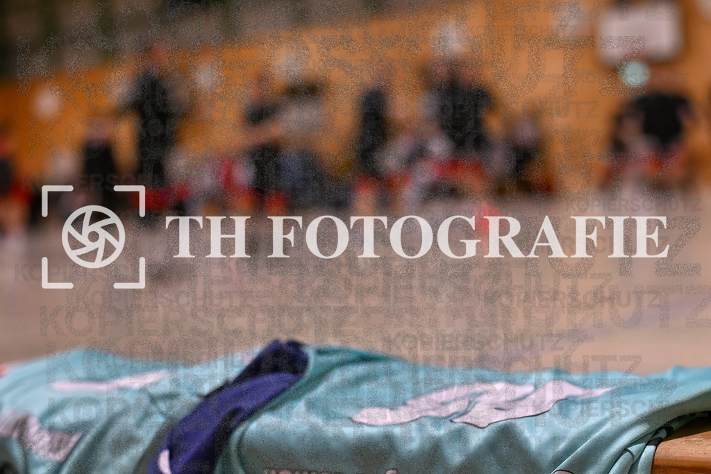 GER, SG Maulburg/Steinen - HSG Dreiland, Handball, Landesliga Suedbaden, 4. Spieltag, Saison 2024/2025, 12.10.2024 | Trikot auf der Bank.GER, SG Maulburg/Steinen - HSG Dreiland, Handball, Landesliga Suedbaden, 4. Spieltag, Saison 2024/2025, 12.10.2024Foto: TH Fotografie/Thomas Hess